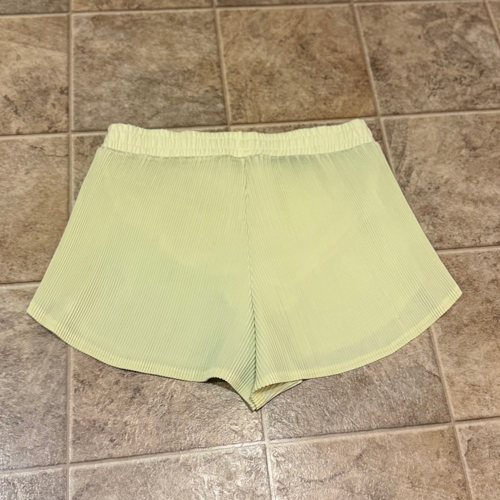 All in Motion Womens Micro Pleated Running Shorts Yellow Thin Elastic Waist M - Picture 10 of 10